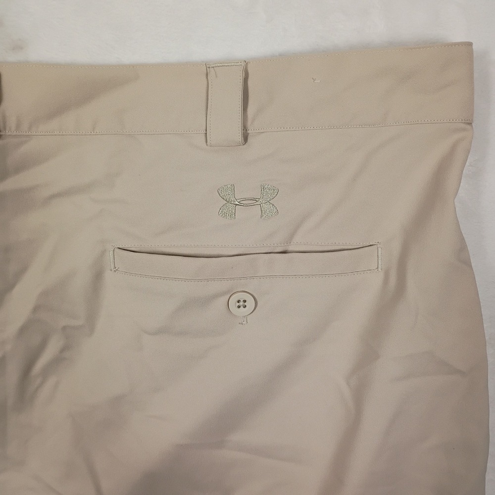 Under Armour Golf Shorts Mens 42 Tan Performance Summer Outdoors Activewear - Picture 2 of 4